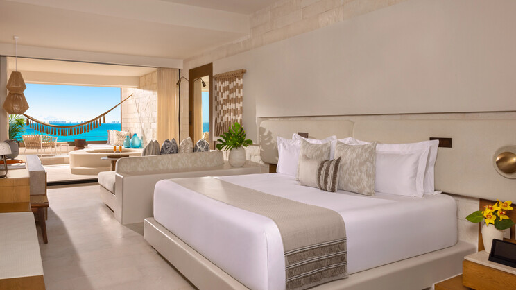 Paramount Suite Ocean Front 